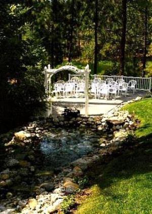River Cove Elegant Waterfront Bed & Breakfast ポスト・フォールズ エクステリア 写真