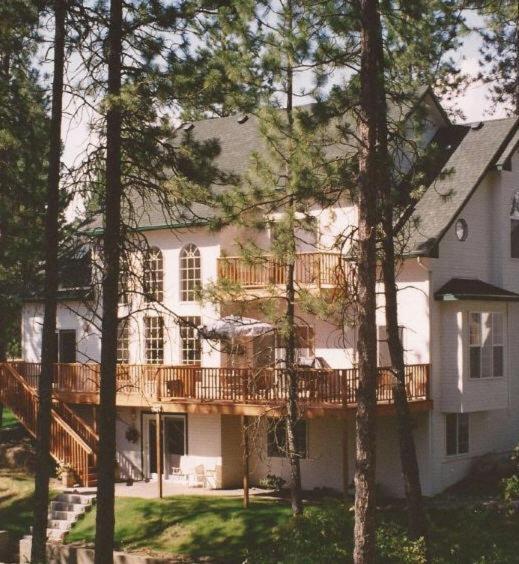 River Cove Elegant Waterfront Bed & Breakfast ポスト・フォールズ エクステリア 写真