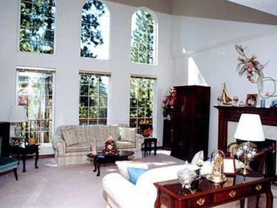 River Cove Elegant Waterfront Bed & Breakfast ポスト・フォールズ エクステリア 写真