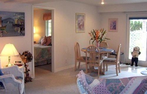 River Cove Elegant Waterfront Bed & Breakfast ポスト・フォールズ エクステリア 写真